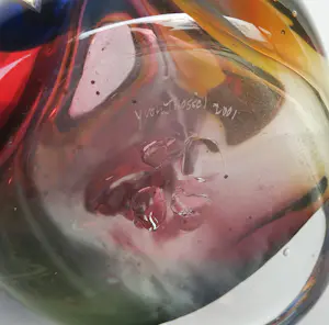 Yvon Trossèl - Glazen vaas met diverse kleuren kopen? Bied vanaf 100!