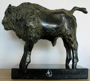 Hetty Heyster - Bronzen sculptuur: Bizon kalf - 1990 + boek (beeld staat in boek) kopen? Bied vanaf 1250!