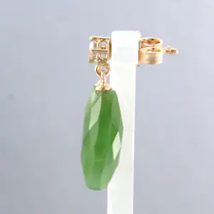18k rosé gouden oorhangers met jade en briljant geslepen diamant tot. 0.22ct kopen? Bied vanaf 475!