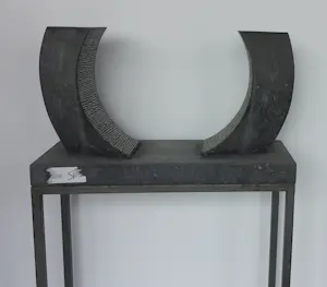 Margriet Kusters - Grote sculptuur van arduin en marmer kopen? Bied vanaf 600!