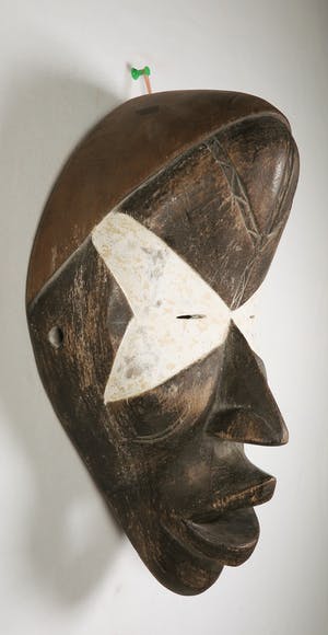 Dan - Houten masker met witte oogkleppen kopen? Bied vanaf 1!