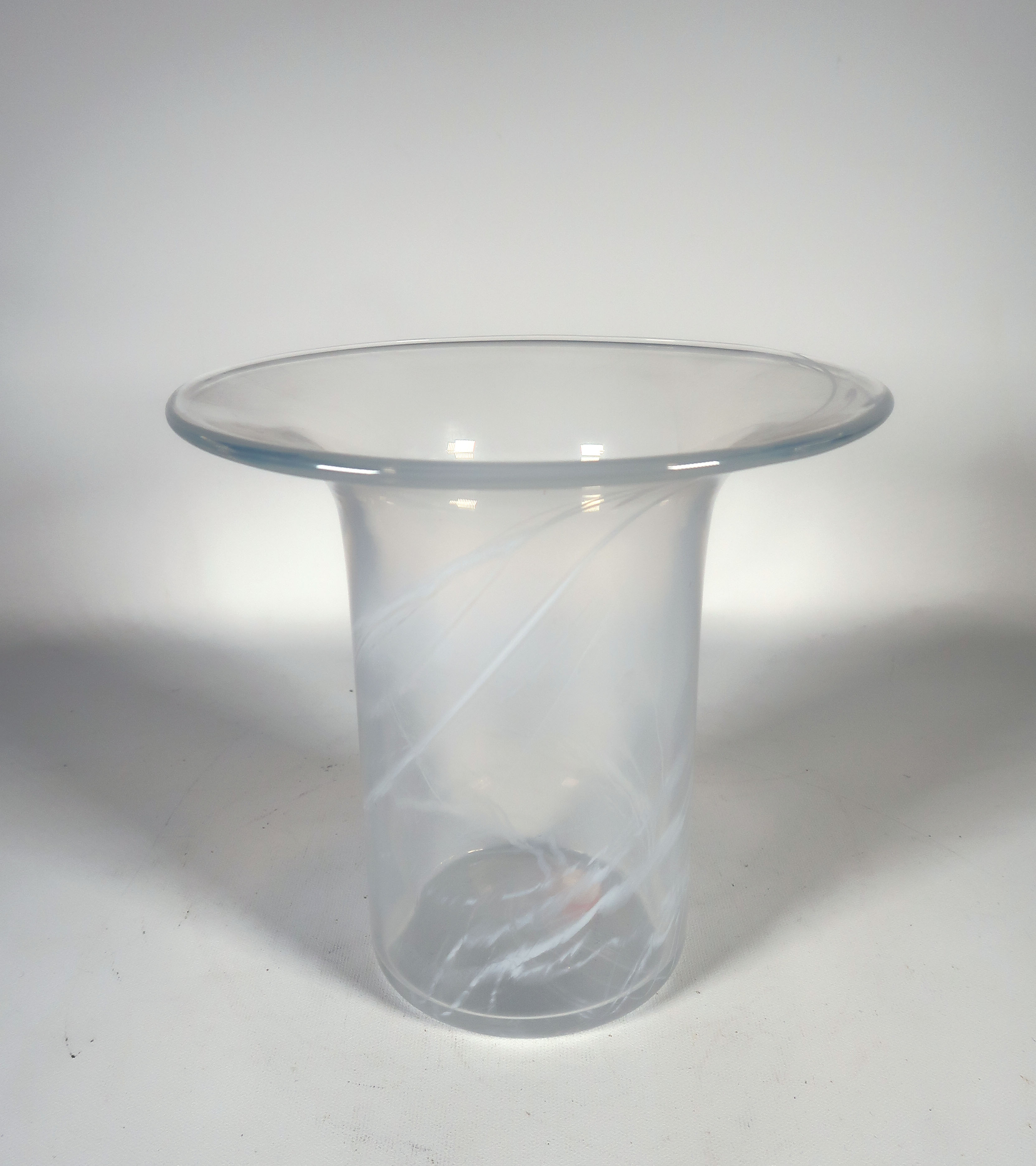 Willem Heesen - Glas, Trechtervaas verkocht voor € 1!