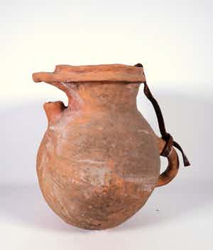 Peter von Hartsvelt Müller - Aardewerk, Terracotta mezenpot (Groot) verkocht voor € 1!
