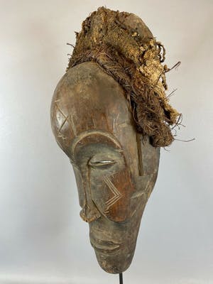 Chokwe - 211029 - African mask from the Chokwe - Angola. kopen? Bied vanaf 45!