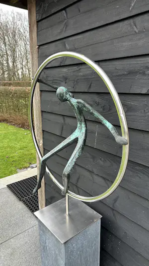 Marinus Klap - Figuur in cirkel kopen? Bied vanaf 5000!