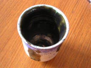 Niet of onleesbaar gesigneerd - Studio keramisch bekervaasje kopen? Bied vanaf 1!