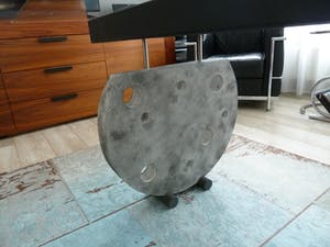Niet of onleesbaar gesigneerd - Exclusieve design tafel kopen? Bied vanaf 1!