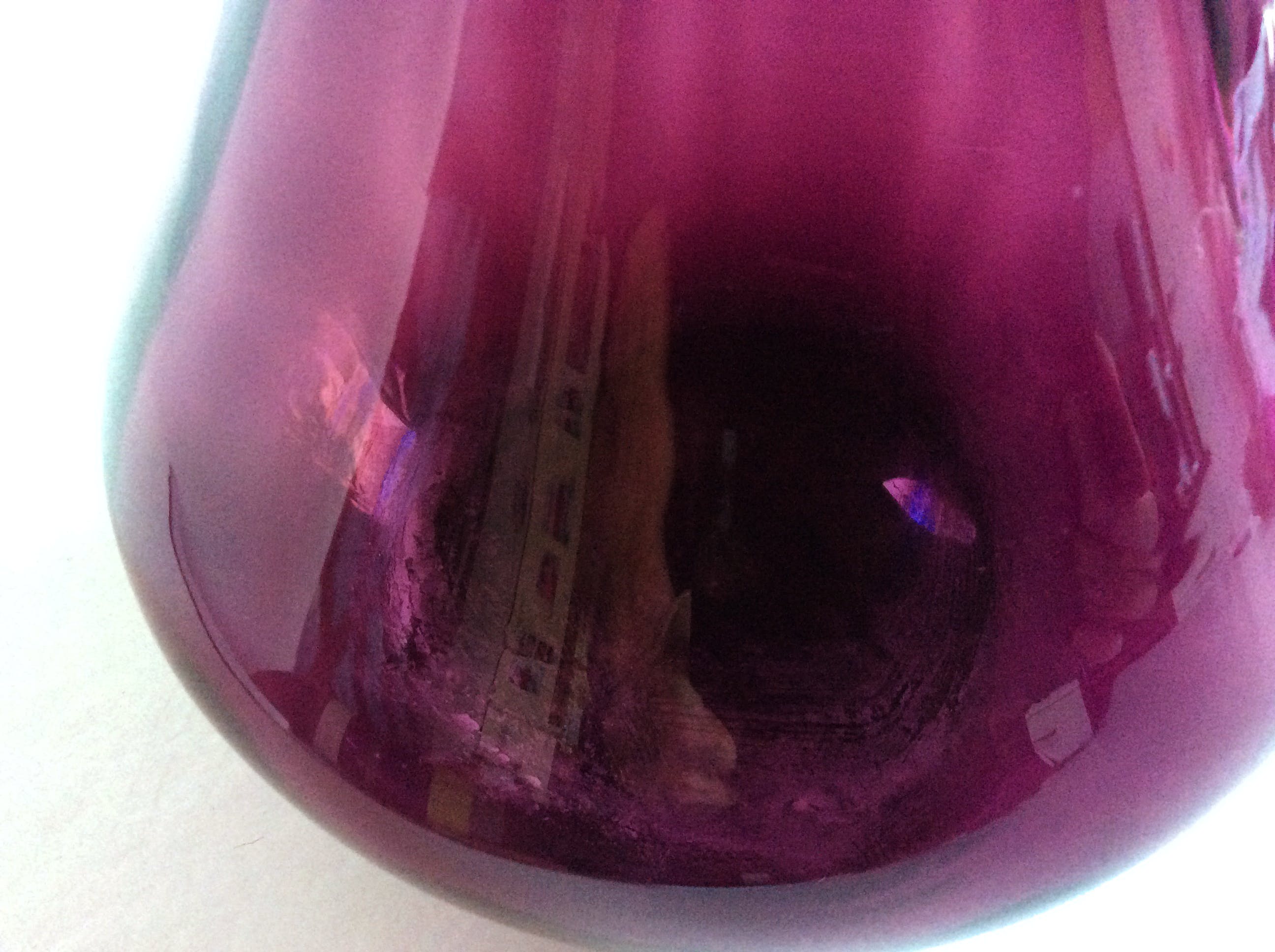 Doyen Glas - grote aubergine vaas - verticale optiek kopen? Bied vanaf 40!