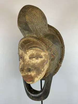 Punu - 220602 - Tribal used African female mask from the Punu - Gabon. kopen? Bied vanaf 45!