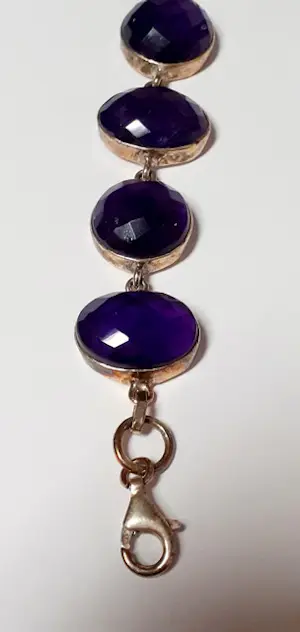 Nieuw zilveren armband bezet met natuurlijke ovale facetgeslepen amethyst kopen? Bied vanaf 100!