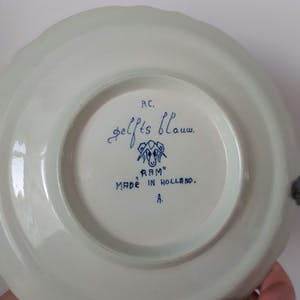 Plateelbakkerij Ram - Schotel met hengsel (bonbonnière?) uit 1922! kopen? Bied vanaf 1!