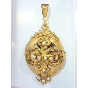 Vintage antique Victorian gold pendant with half seed pearls kopen? Bied vanaf 523!