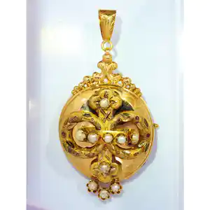Vintage antique Victorian gold pendant with half seed pearls verkocht voor € 523!