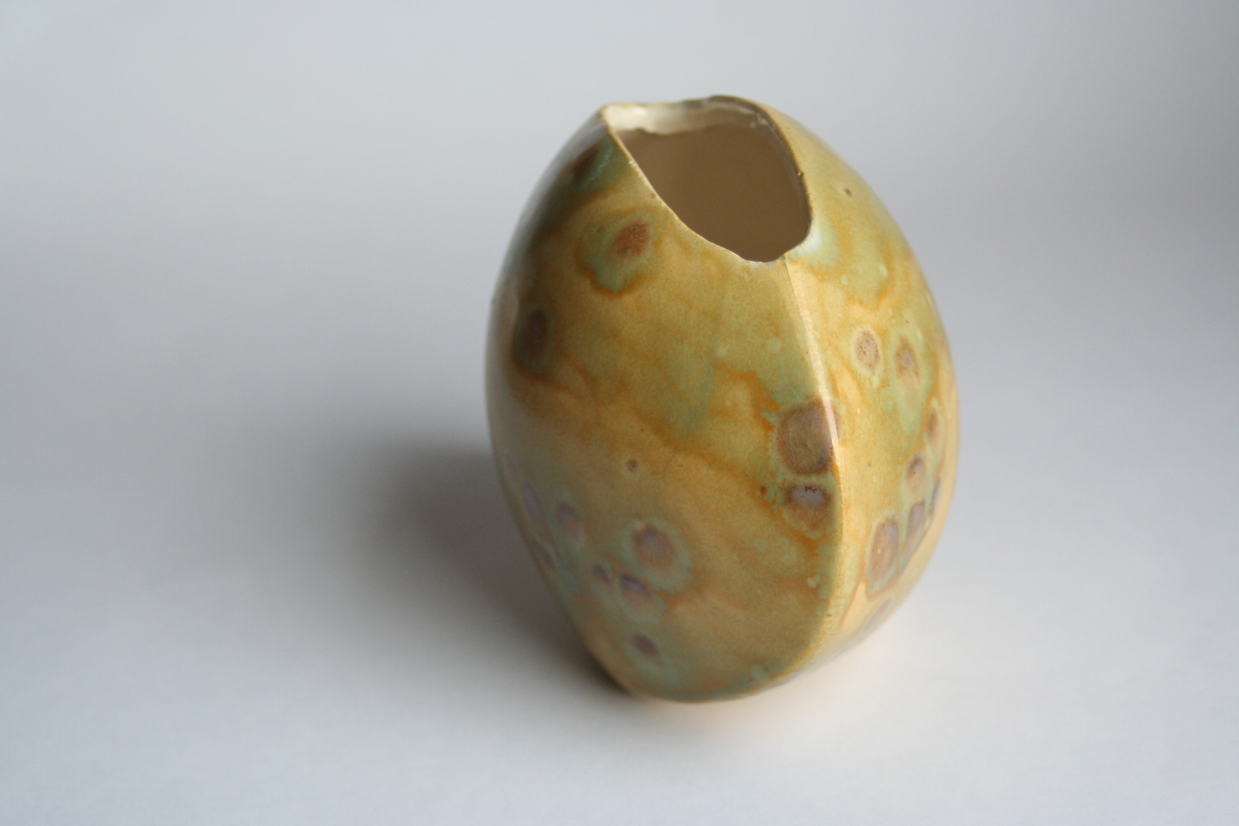 Niet of onleesbaar gesigneerd - vaasje - gesigneerd AR - 1997 kopen? Bied vanaf 1!