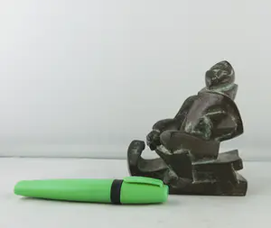 Margriet Barends - Brons, Figuur op slee kopen? Bied vanaf 200!