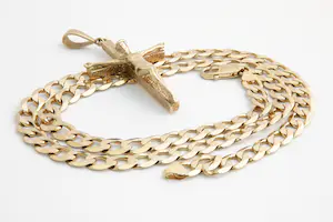 120- Lang & massief 9krt geelgouden gourmette collier met grote 9krt kruishanger kopen? Bied vanaf 720!