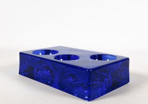 Daum Nancy - Blauwglazen object met bolvormige uitsparingen kopen? Bied vanaf 1!