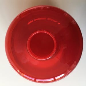 Willem Rozendaal - Helderrode vaas van groot volume kopen? Bied vanaf 75!