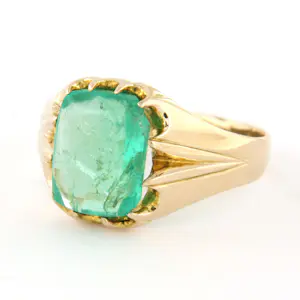 Rode ring bezet met smaragd totaal circa 2.20ct- ringmaat 18.75(59) kopen? Bied vanaf 300!