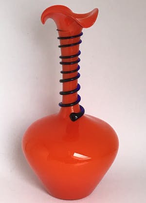 Johann Loetz Witwe - Tango vaas oranje met diepblauwe slang kopen? Bied vanaf 30!