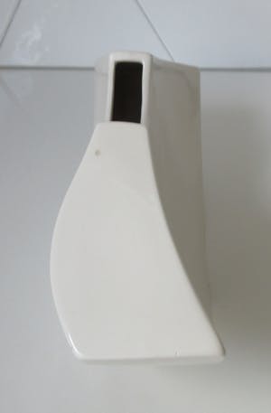 Niet of onleesbaar gesigneerd - Modernistische keramische vaas gemaakt voor De Bijenkorf kopen? Bied vanaf 1!