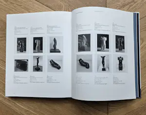 Eja Siepman van den Berg - Torsje, 2021 - Brons - gesigneerd, genummerd en gedateerd -plus boek kopen? Bied vanaf 5200!