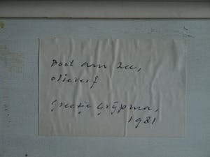 Greetje Grijpma - (1931-2013) Olieverf op paneel, ingelijst , “Boot aan zee” – 1981 kopen? Bied vanaf 50!