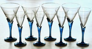 Niet of onleesbaar gesigneerd - 8 Zeldzame vintage saffierblauwe cocktail glazen in art deco stijl kopen? Bied vanaf 1!