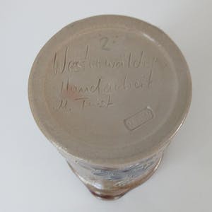 Niet of onleesbaar gesigneerd - Westerwalder steengoed waterkan - M. Twist kopen? Bied vanaf 1!
