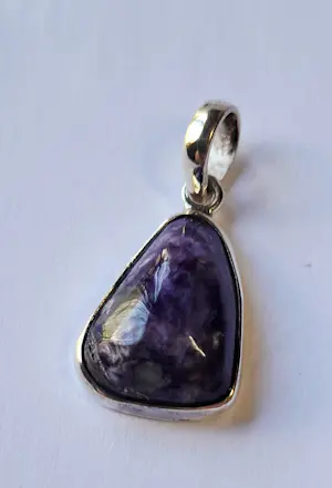 zilveren hanger met zeldzame Sugiliet kopen? Bied vanaf 65!