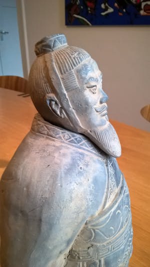 Niet of onleesbaar gesigneerd - "Wijze chinese krijgsheer" (Sun Tsu?) kopen? Bied vanaf 1!