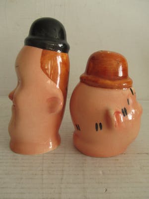 Niet of onleesbaar gesigneerd - Verzamelobject: porseleinen set van peper en zout met kopen? Bied vanaf 1!