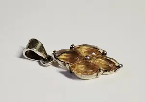 Nieuwe zilveren hanger met facet geslepen citrien edelsteen, kopen? Bied vanaf 65!