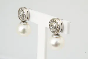 Paar 14Krt witgoud & diamanten oorstekkers  met  Parels kopen? Bied vanaf 160!