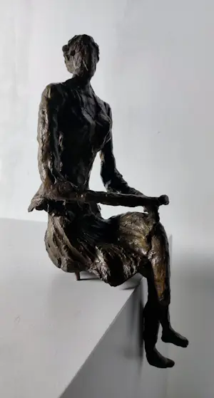 Wil Willemsen - Brons, Zittende dame kopen? Bied vanaf 200!