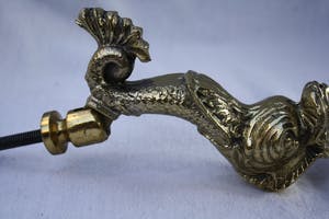 Niet of onleesbaar gesigneerd - Fraaie Oude Bronzen Vuur Vergulde Deur Klopper in Mythische Stijl. kopen? Bied vanaf 1!