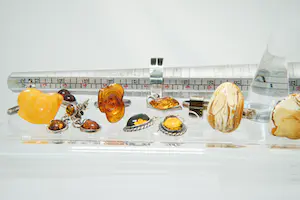 27 - Lot bestaande uit diverse 1e gehalte zilveren oorsieraden en ringen kopen? Bied vanaf 30!