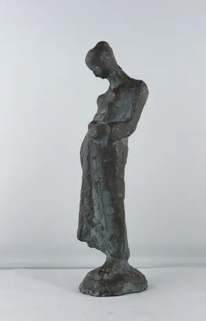 Srja Schoffelen - Sierlijk bronzen beeld van een zwangere vrouw kaufen? Bieten Sie von 350!