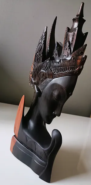 Niet of onleesbaar gesigneerd - Coromandel houten hoofd van Balinese danseres kopen? Bied vanaf 1!
