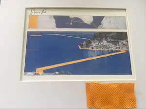 Christo - FLOATING PIERS - MET KADER - INCLUSIEF STUKJE STOF kopen? Bied vanaf 150!
