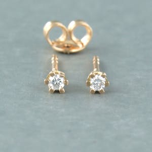 18k roségouden oorknoppen bezet met briljant geslepen diamant tot. 0,08ct kopen? Bied vanaf 1!