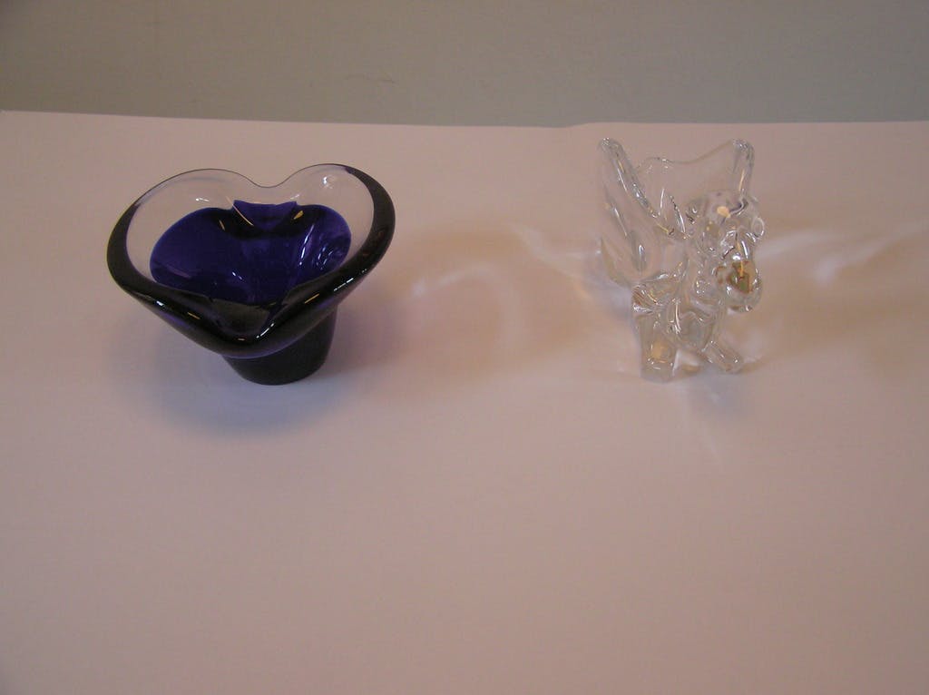 Niet of onleesbaar gesigneerd - Lot Bayel Cristal asbak en ART Vannes asbak kopen? Bied vanaf 1!