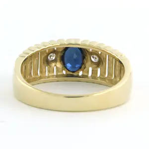 14k gouden ring bezet met saffier en briljant  geslepen diamant tot. 0.05ct kopen? Bied vanaf 175!
