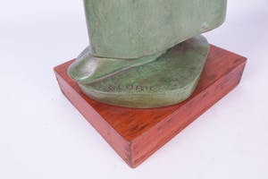 Raymond Glorie - Brons, Staande boerin (Groot) kopen? Bied vanaf 600!