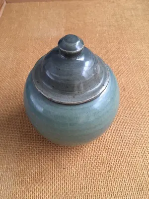 Gubbels Helden - keramieken pot met deksel kopen? Bied vanaf 20!