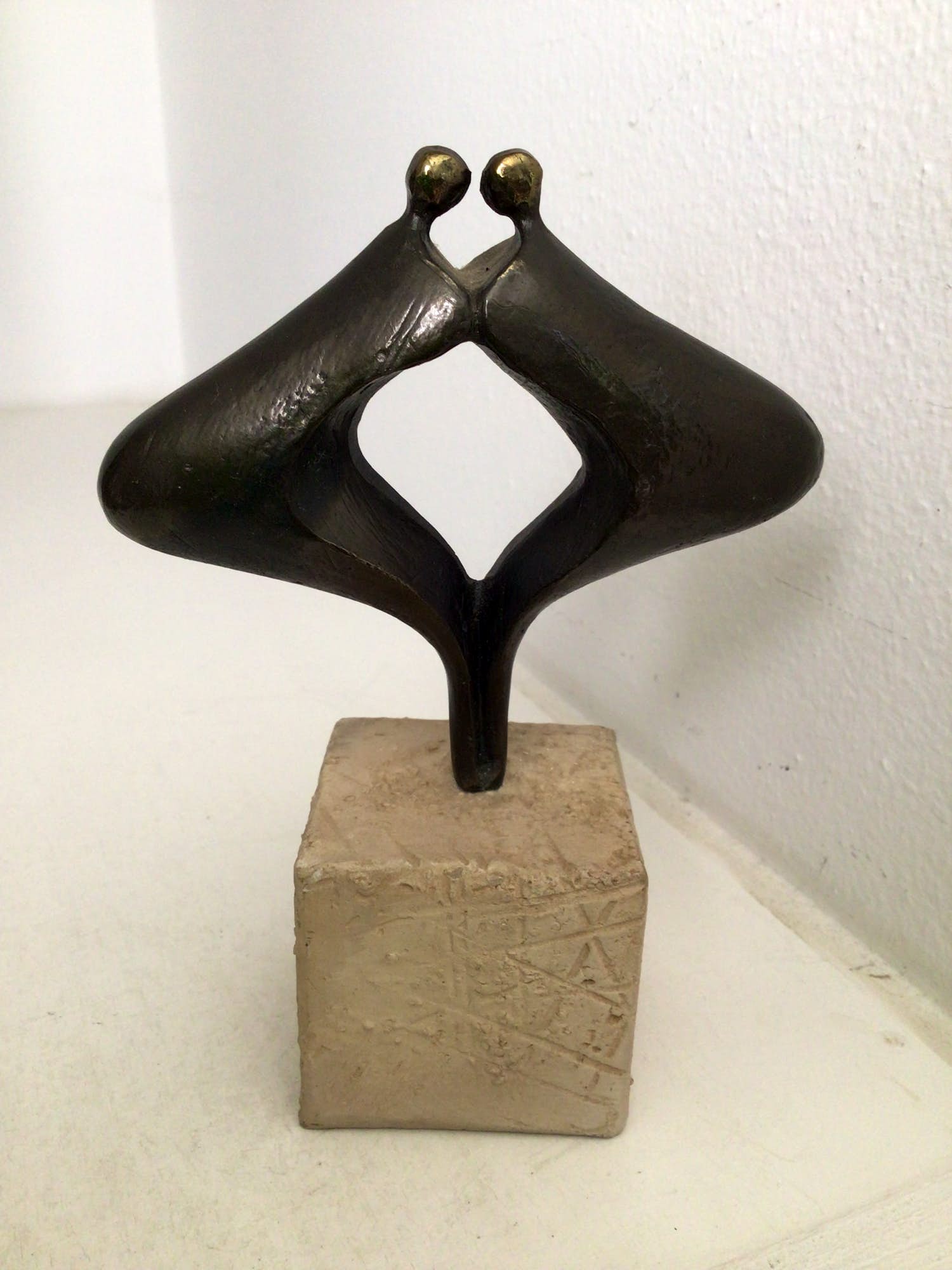 Corry Ammerlaan - Sculptuur “ VERBONDENHEID “ kopen? Bied vanaf 1!