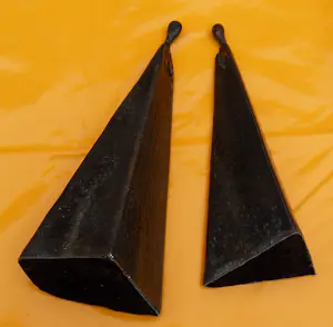 Sydney Kumalo - Twee vrouwen kopen? Bied vanaf 160!