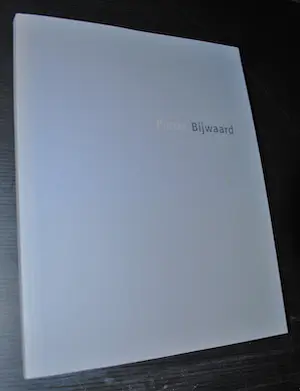 Pieter Bijwaard - Boek, 2x gesigneerd, genumm.336/500-met gouache, foto, 5 drukwerken en 2x CD kopen? Bied vanaf 25!