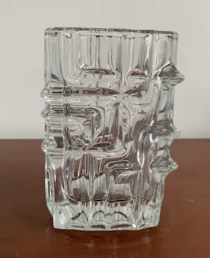 Vladislav Urban - Brutalistische glazen vaas 1960s uitgevoerd voor Sklo Union kopen? Bied vanaf 35!
