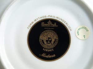 Gianni Versace - + Paul Wunderlich + Rosenthal , Kop en schotel, Medusa – Porselein kopen? Bied vanaf 50!